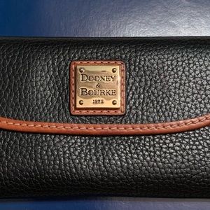 Dooney and Bourke wallet